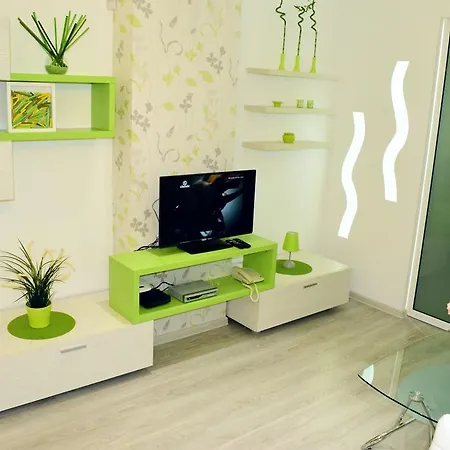 Marrinella Apartament *